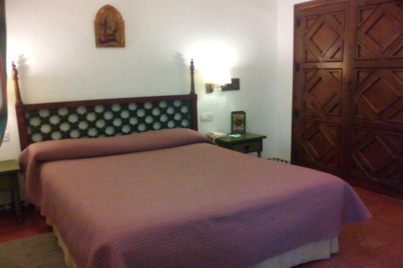 ปาราดอร์ เด กัวดาลูเป Hotel กวาดาลูเป ภายนอก รูปภาพ